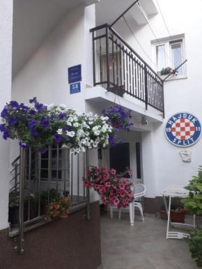 Гостиница Apartments Šime  Трогир